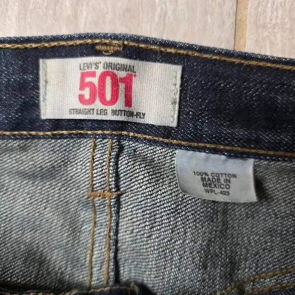 Levis 501 Button Fly Mens Jeans Classic Originals 34x34 Medium Blue Straight Leg - Picture 4 of 11